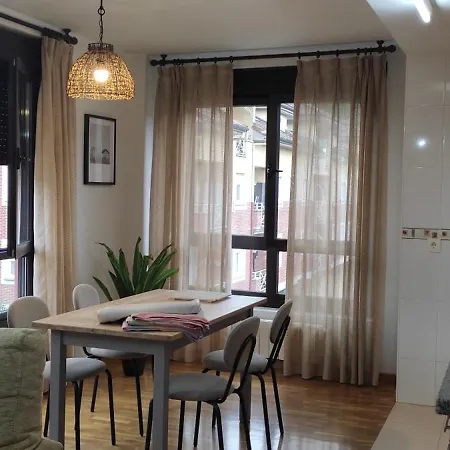 Con Vistas En El Centro De Apartman