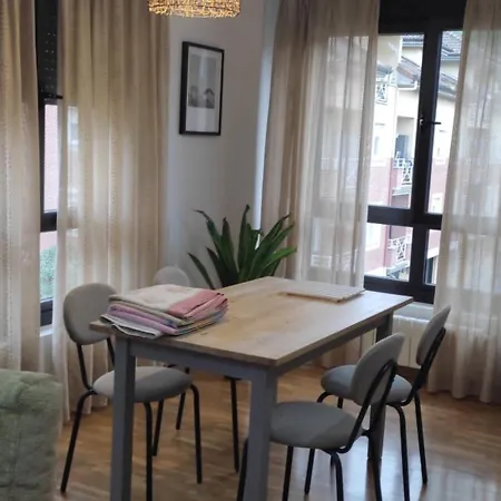 Con Vistas En El Centro De Apartman Arriondas